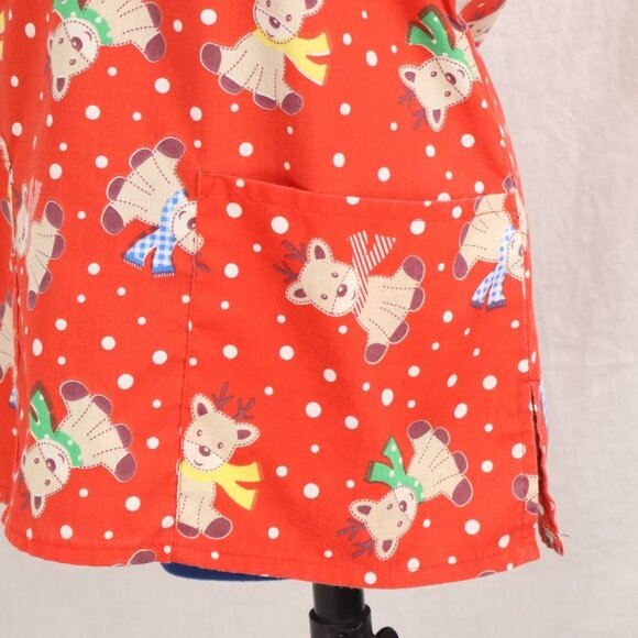 Womens Red RMF Scrubs XS Baby Reindeer Christmas Medical Top VTG Shirt - Picture 2 of 9